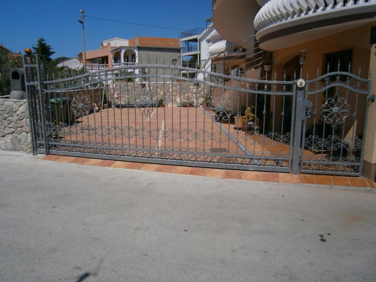 Apartments With A Parking Space Vodice - 13973 Exteriör bild
